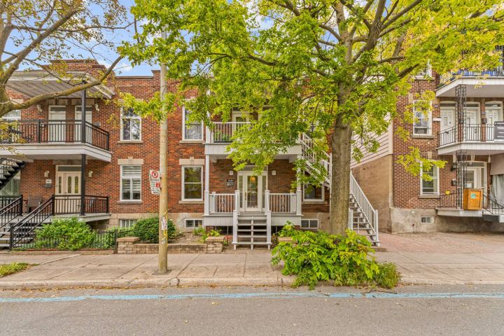 Façade en brique – triplex à vendre, 7959-7963 rue Lajeunesse, Montréal