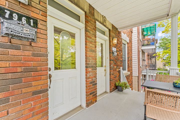 Entrée extérieure – triplex à vendre, 7959-7963 rue Lajeunesse, Montréal