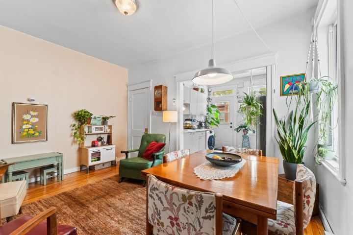 Salle à manger et fenestration (7959) – triplex à vendre, 7959-7963 rue Lajeunesse, Montréal