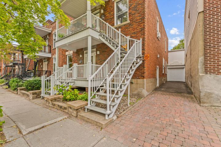 Façade et entrée privée – triplex à vendre, 7959-7963 rue Lajeunesse, Montréal