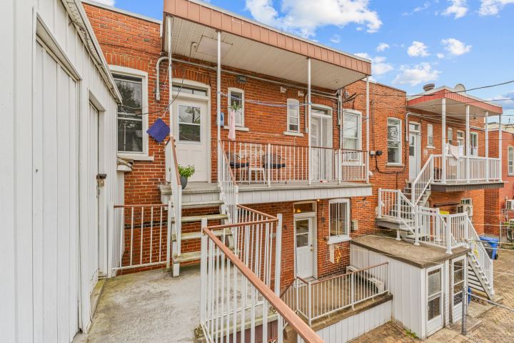 Face arrière et balcons – triplex à vendre, 7959-7963 rue Lajeunesse, Montréal